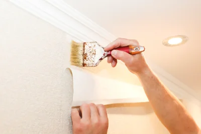 Pose de papier peint à Effiat — revêtements muraux et toiles de verre